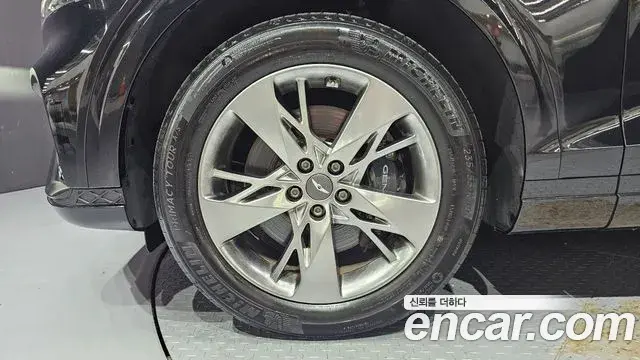 Genesis GV70 2021 — Photo 5/20