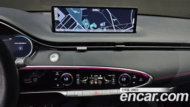 Genesis GV70 2021 — Photo 14/20