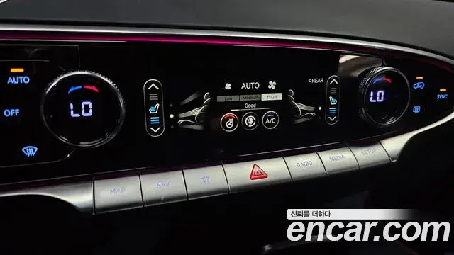 Genesis GV70 2021 — Photo 15/20