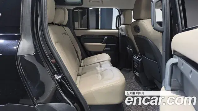 Land Rover Defender 2021 — Фото 12/20