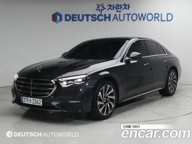 Mercedes-Benz E-Class 2024 — Photo 1/1