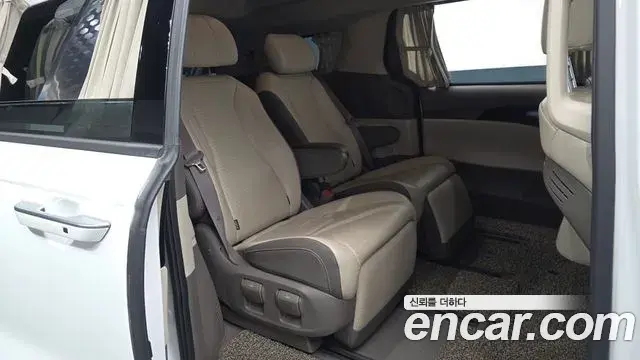 Kia Carnival 2022 — Фото 11/20