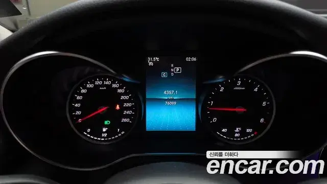 Mercedes-Benz C-Class 2019 — Şəkil 23/32
