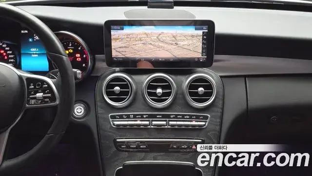 Mercedes-Benz C-Class 2019 — Şəkil 14/32