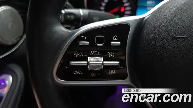 Mercedes-Benz C-Class 2019 — Şəkil 12/32
