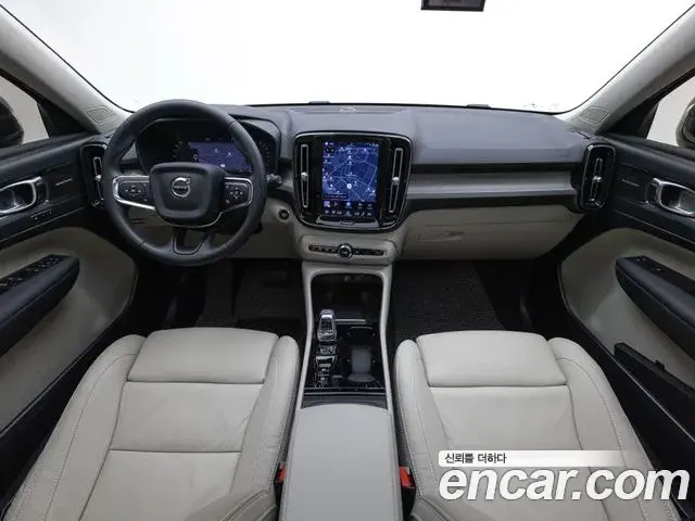 Volvo XC40 2023 — Şəkil 12/19