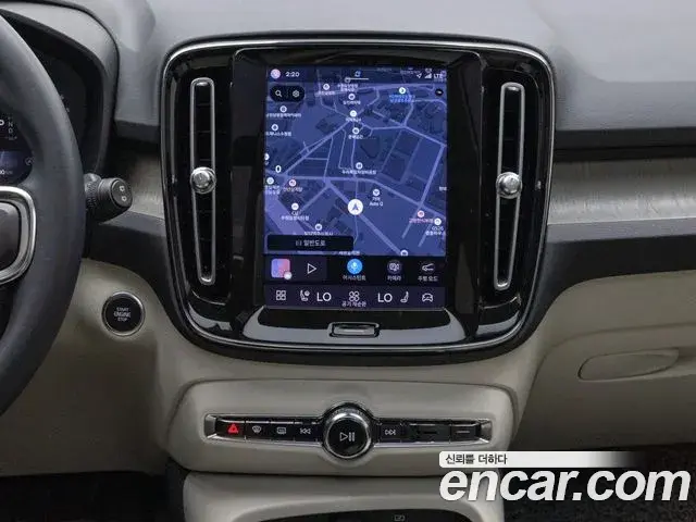 Volvo XC40 2023 — Şəkil 6/19