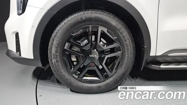 Kia Sorento 2023 — Şəkil 18/36