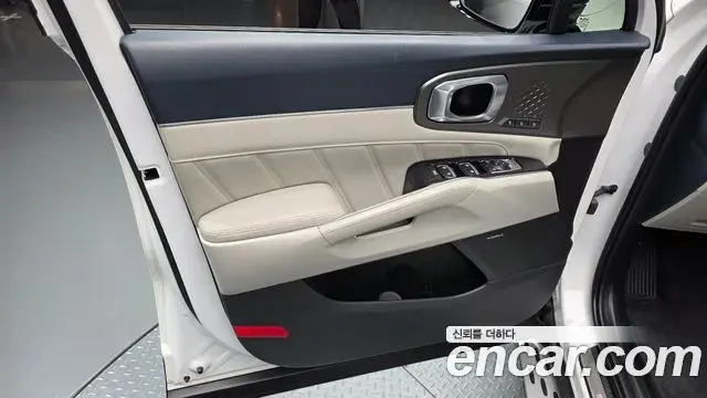 Kia Sorento 2023 — Şəkil 23/36