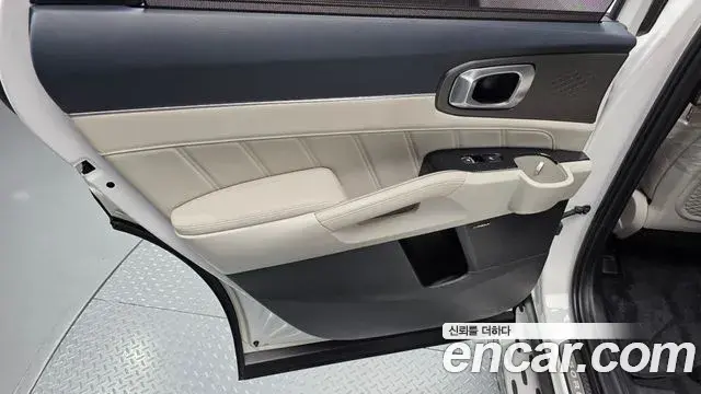 Kia Sorento 2023 — Şəkil 6/36