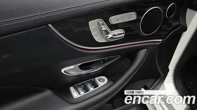 Mercedes-Benz E-Class 2018 — Фото 19/20