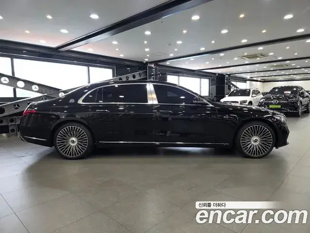 Mercedes-Benz S-Class 2025 — Photo 19/20