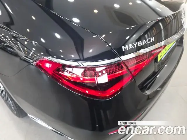 Mercedes-Benz S-Class 2025 — Photo 14/20
