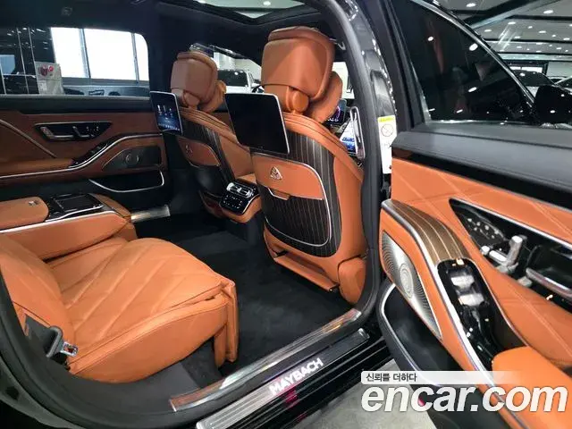 Mercedes-Benz S-Class 2025 — Photo 17/20