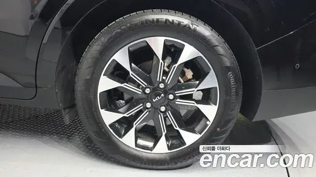 Kia Carnival 2023 — Фото 5/20
