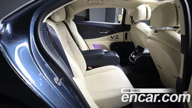 Bentley Flying Spur 2020 — ფოტო 7/20