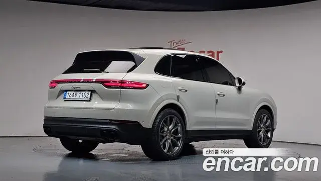 Porsche Cayenne 2021 — Фото 2/20