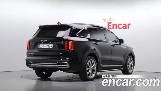Kia Sorento 2023 — Фото 2/20