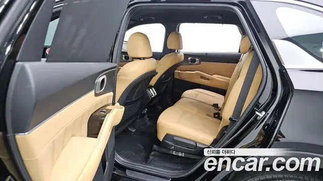 Kia Sorento 2023 — Фото 19/20