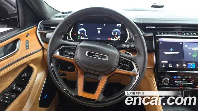 Jeep Grand Cherokee 2022 — Фото 12/20
