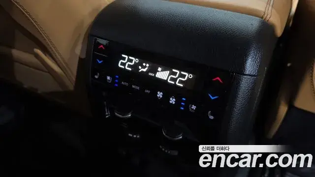 Jeep Grand Cherokee 2022 — Şəkil 24/39