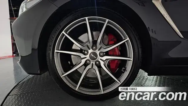 Genesis G70 2018 — Photo 18/34