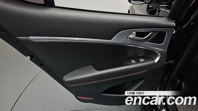 Genesis G70 2018 — Photo 9/34