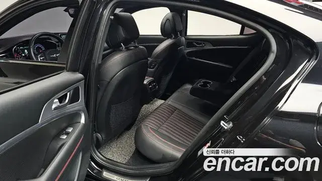Genesis G70 2018 — Photo 25/34