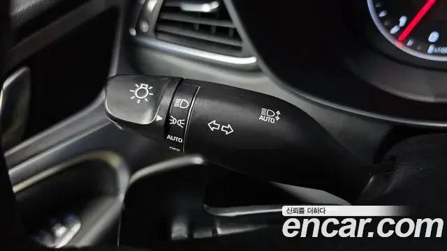 Genesis G70 2018 — Photo 14/34