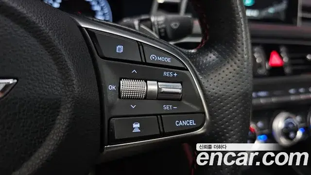 Genesis G70 2018 — Photo 15/34