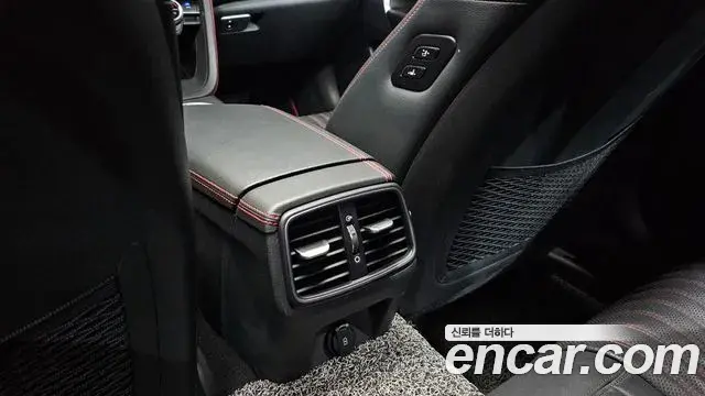Genesis G70 2018 — Photo 33/34