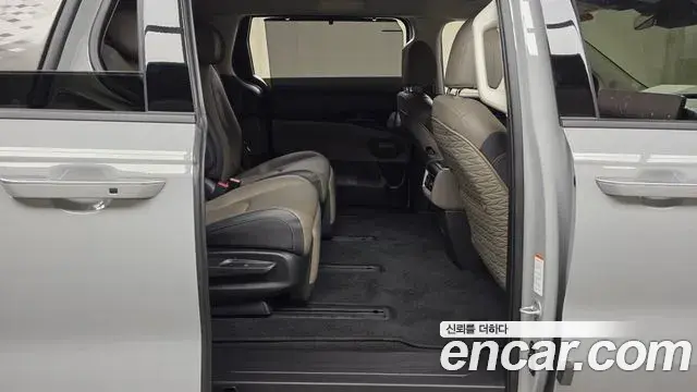 Kia Carnival 2025 — ფოტო 15/33