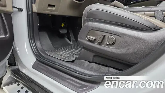 Kia Carnival 2025 — ფოტო 27/33
