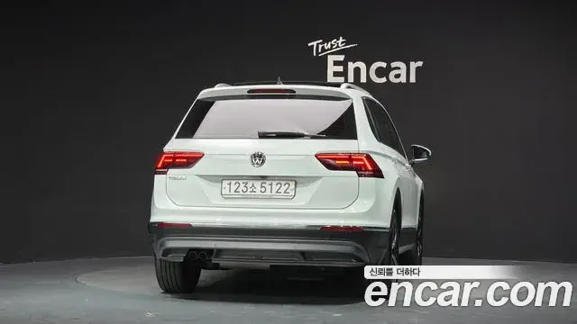 Volkswagen Tiguan 2019 — Şəkil 21/38