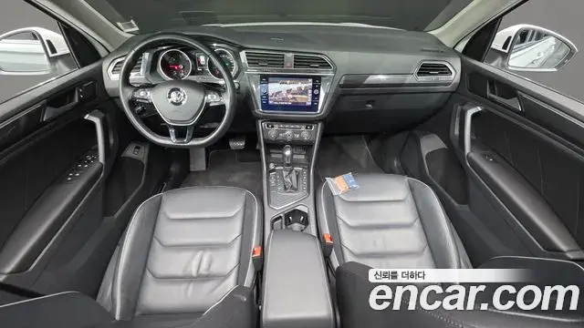Volkswagen Tiguan 2019 — Şəkil 32/38