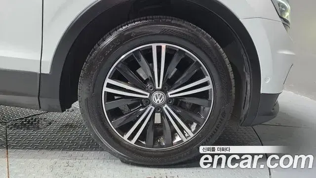 Volkswagen Tiguan 2019 — Şəkil 7/38