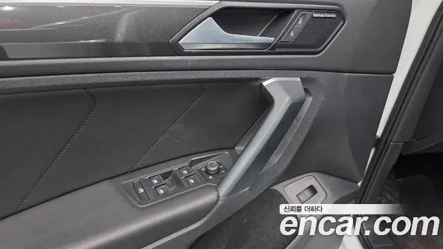 Volkswagen Tiguan 2019 — Şəkil 22/38