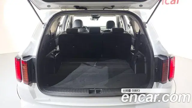Kia Sorento 2022 — Photo 18/20