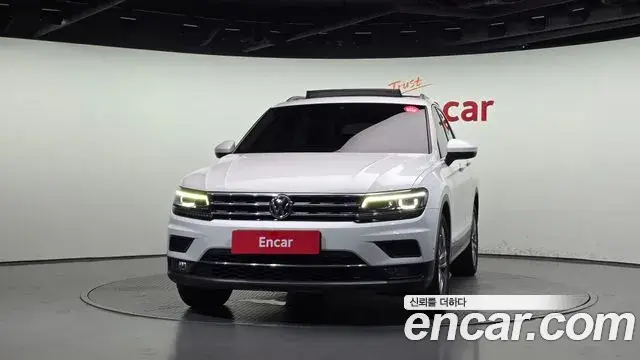 Volkswagen Tiguan 2018 — ფოტო 5/36
