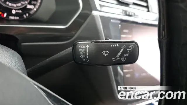 Volkswagen Tiguan 2018 — ფოტო 36/36