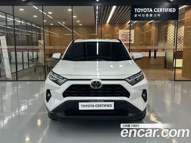 Toyota RAV4 2025 — Photo 8/20