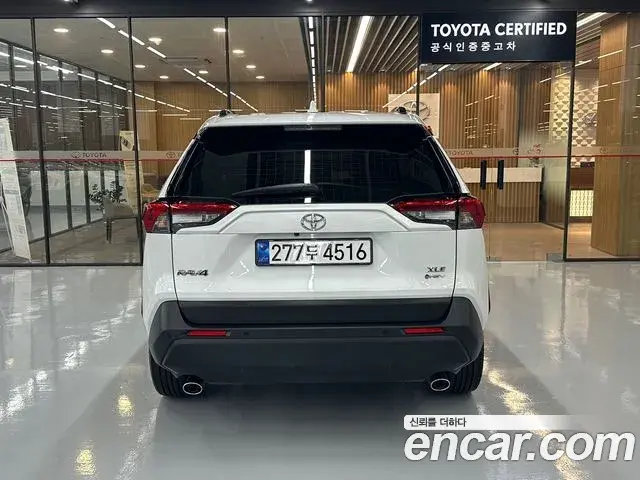 Toyota RAV4 2025 — Photo 18/20