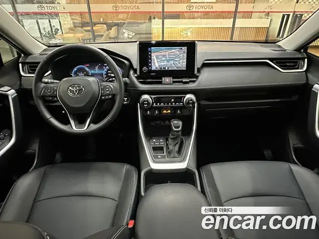 Toyota RAV4 2025 — Photo 7/20