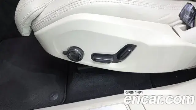 Volvo XC60 2024 — Photo 34/37