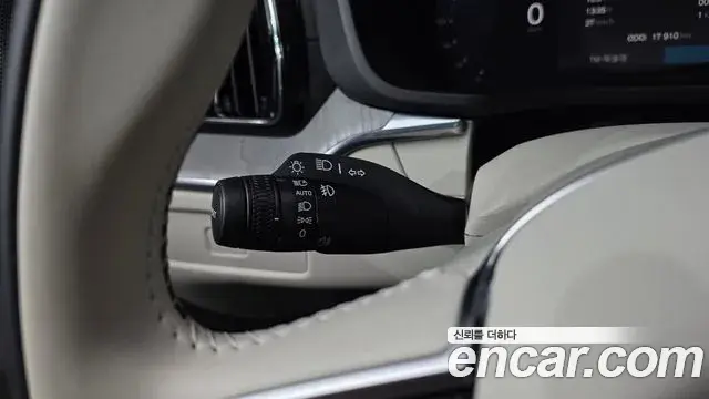 Volvo XC60 2024 — Photo 9/37