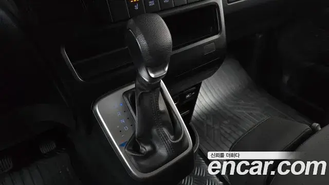 Hyundai Staria 2022 — Фото 9/20