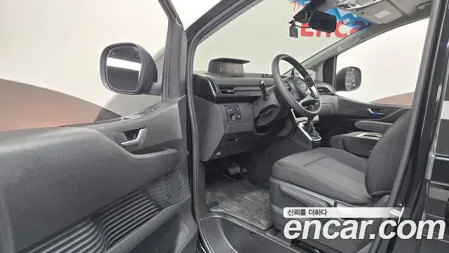 Hyundai Staria 2022 — Фото 10/20