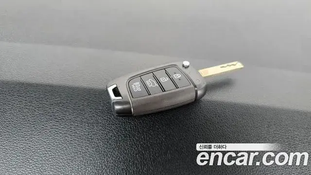 Hyundai Staria 2022 — Фото 17/20