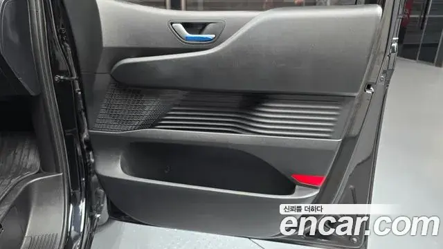 Hyundai Staria 2022 — Şəkil 17/31