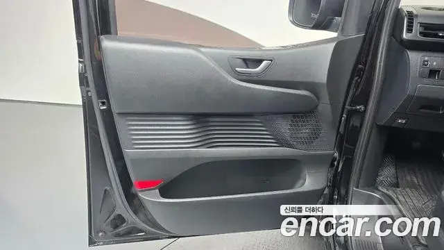 Hyundai Staria 2022 — Şəkil 18/31